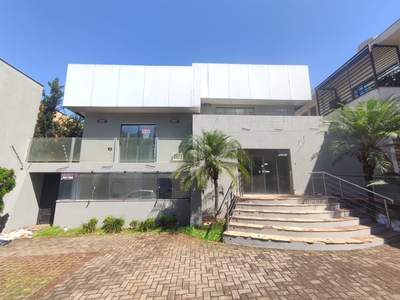 Casa em Jardim Higienópolis, Londrina/PR de 429m² para locação R$ 15.000,00/mes