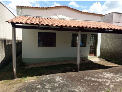 Casa em Leblon, Cláudio/MG de 10m² 2 quartos à venda por R$ 279.000,00