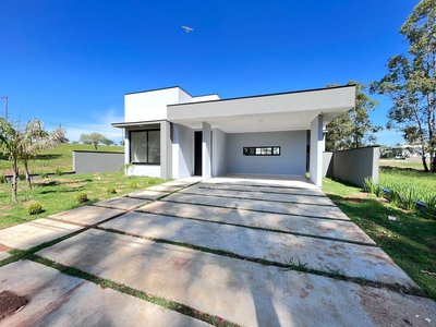 Casa em Ninho Verde I, Porangaba/SP de 165m² 3 quartos à venda por R$ 648.000,00