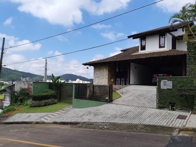 Casa em Saguaçu, Joinville/SC de 300m² 4 quartos à venda por R$ 948.000,00
