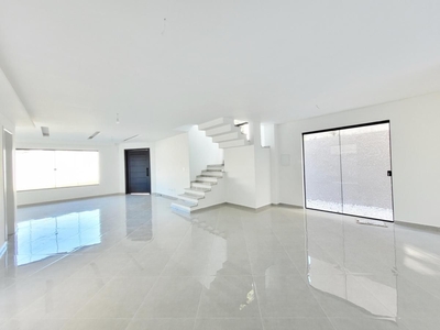 Casa em Umbará, Curitiba/PR de 164m² 3 quartos à venda por R$ 797.000,00