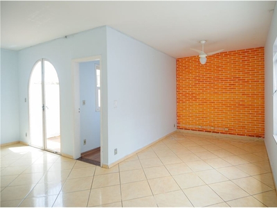 Casa em Vila Oliveira, Mogi das Cruzes/SP de 200m² 4 quartos para locação R$ 2.900,00/mes