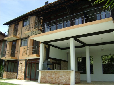Casa em Vila Santo Antônio, Cotia/SP de 300m² 4 quartos para locação R$ 8.000,00/mes