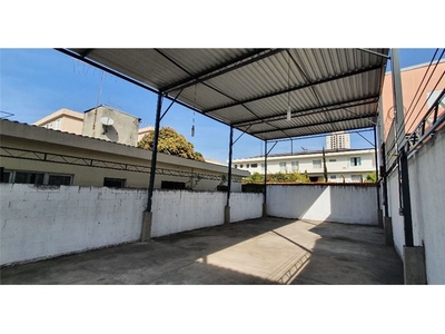 Galpão em Vila Vitória, Mogi das Cruzes/SP de 246m² para locação R$ 3.600,00/mes