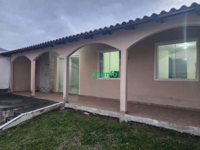 Casa com 3 quartos e 2 vagas de garagem no bairro novo mundo