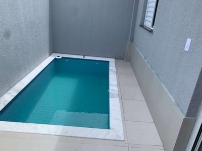 Casa com piscina em condomínio- gaivotas itanhaém