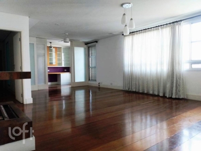 Apartamento à venda em Campo Belo com 140 m², 2 quartos, 1 suíte, 2 vagas
