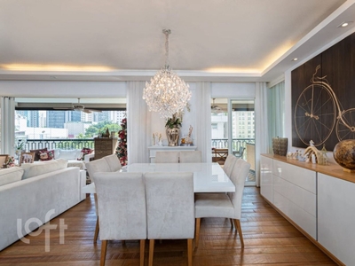 Apartamento à venda em Itaim Bibi com 158 m², 3 quartos, 3 suítes, 3 vagas