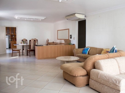Apartamento à venda em Jardim Paulistano com 250 m², 3 quartos, 1 suíte, 2 vagas