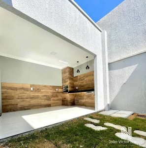 Casa com 3 quartos à venda, 180.0m²