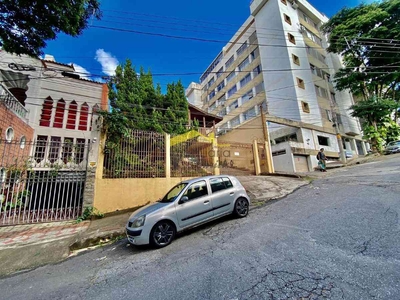Casa com 3 quartos à venda no bairro Santa Lúcia, 211m²
