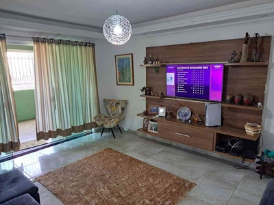 Casa com 3 quartos à venda no bairro Sobradinho, 240m²