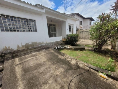 Casa com 4 quartos à venda, 465.0m²