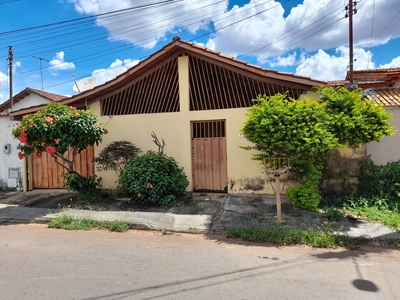 Casa em Ilda, Aparecida de Goiânia/GO de 109m² 3 quartos à venda por R$ 318.000,00