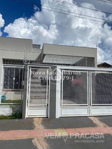 Casa Térrea com 3 Quartos à Venda por R$ 650.000