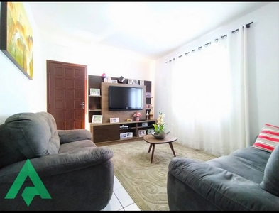 Casa no Bairro Glória em Blumenau com 4 Dormitórios e 165.41 m²