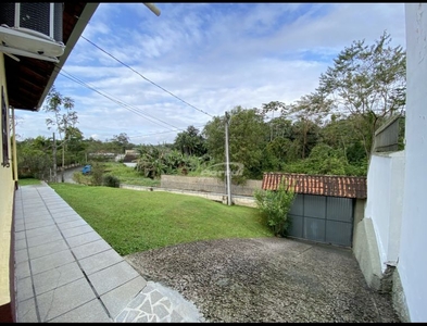 Casa no Bairro Salto em Blumenau com 4 Dormitórios (2 suítes) e 210 m²