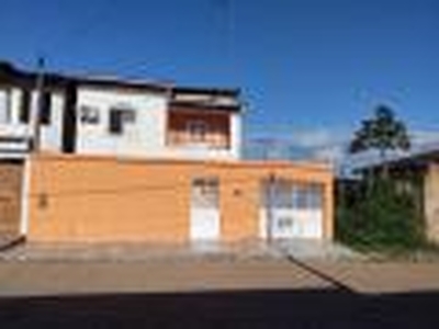 Casa com 02 pavimentos a Venda no bairro do Novo Horizonte em Valenca-Ba.