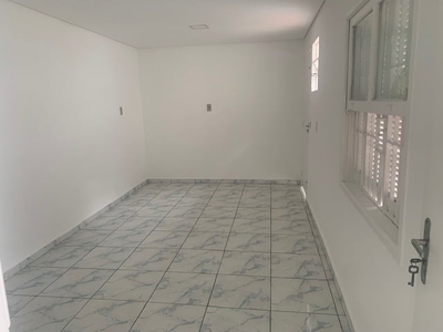 Casa com 2 Quartos e 2 banheiros para Alugar, 100 m² por R$ 2.600/Mês