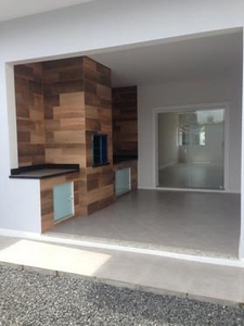 Casa com 3 Quartos e 2 banheiros à Venda, 122 m² por R$ 270.000