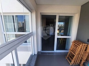 Apartamento locação pinheiros, 35m², 1 suíte, ar condicionado, sacada envidraçada, 1 vaga, mobiliado