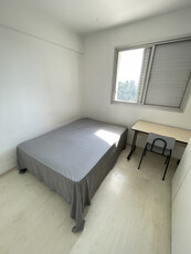 Quarto mobiliado em apartamento compartilhado em Alphaville