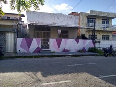 Casa comercial Bairro de Fátima 100% Sombra - duas quadras da Av. Aguanambi