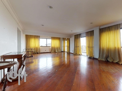 Apartamento à venda em Morumbi com 315 m², 4 quartos, 2 suítes, 5 vagas