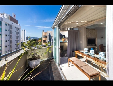 Apartamento no Bairro Vila Nova em Blumenau com 3 Dormitórios (2 suítes) e 238.44 m²