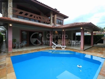 Casa com piscina e 4 quartos em peruíbe, no bairro bougainvillee ii