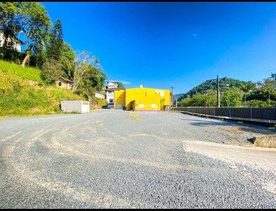 Galpão no Bairro Garcia em Blumenau com 1800 m²