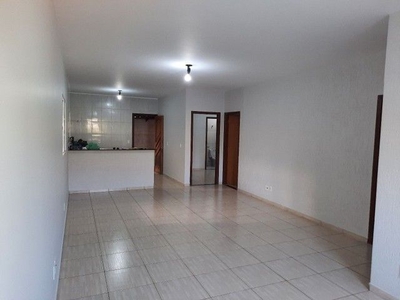 Casa com 3 quartos 2 sendo suítes em ótima localização na saída para Brasília