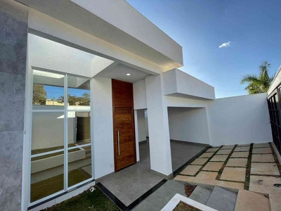 Casa com 4 quartos à venda no bairro Joá, 200m²
