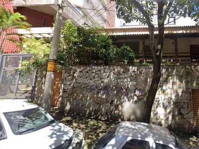 Casa com 4 quartos à venda no bairro Santo Antônio, 360m²