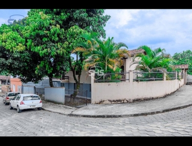 Casa no Bairro Itoupavazinha em Blumenau com 3 Dormitórios (1 suíte) e 200 m²