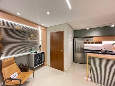 Apartamento com 3 quartos à venda, 75.0m²