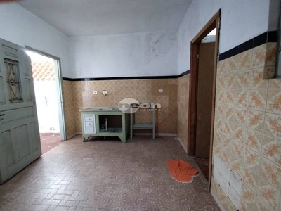 Casa com 2 Quartos e 1 banheiro à Venda, 98 m² por R$ 345.000