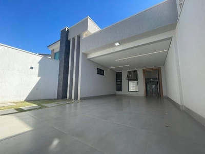 Casa com 3 quartos à venda, 158.0m²