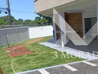 Casa com 3 quartos à venda, 278.0m²