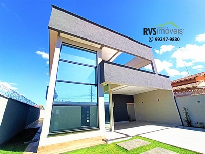 Casa com 3 quartos à venda, 365.0m²