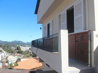 Casa com 3 Quartos e 1 banheiro para Alugar, 90 m² por R$ 1.500/Mês
