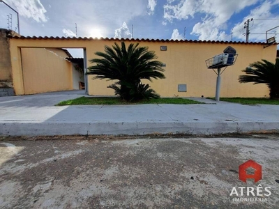 Casa com 4 quartos à venda, 380.0m²