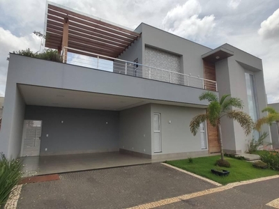 Casa com 4 quartos à venda, 394.0m²