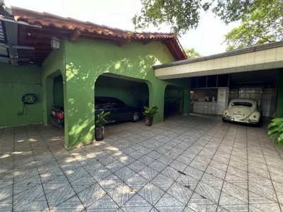 Casa com 4 quartos à venda, 481.0m²