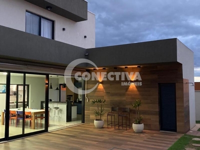 Cond. horizontal casa com 3 quartos à venda, 303.0m²