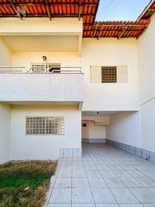 Cond. horizontal casa com 4 quartos à venda, 210.0m²