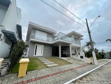 Casa à venda no bairro Centro em Balneário Piçarras