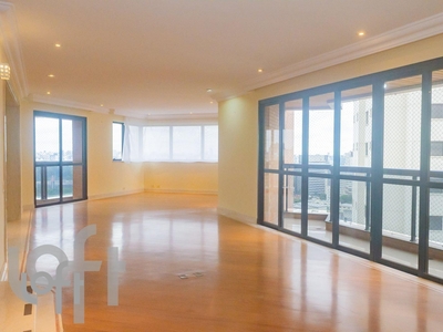 Apartamento à venda em Paraíso com 267 m², 3 quartos, 3 suítes, 4 vagas