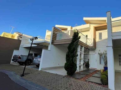 Casa em Condomínio com 3 quartos à venda no bairro Jardim Pioneiros, 149m²