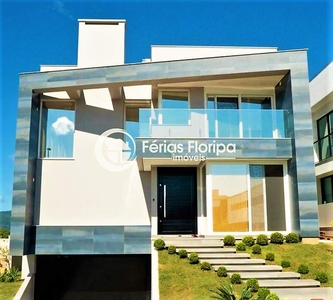 Luxuosa Casa A Beira-Mar em Condomínio Fechado no Morro das Pedras - REF 474